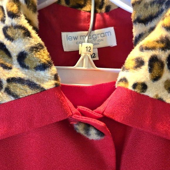 Lew Magram Red Woman's Business Suit with Leopard Print Collar & Cuffs, Size 12 - Picture 14 of 14